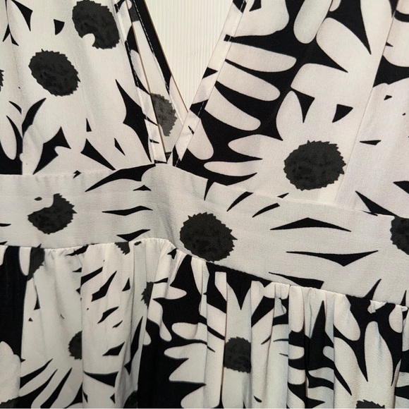 SHEIN Floral Plunging Neck Maxi Dress - Picture 8 of 9